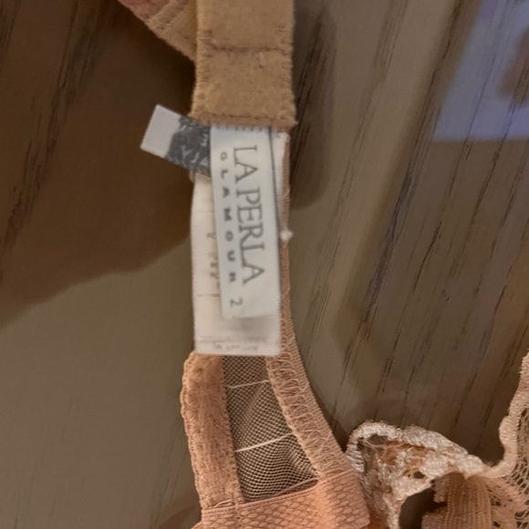 La Perla Cream Lace Bra with Floral Motif and Scalloped Edge- handmade in Italy - Picture 8 of 8